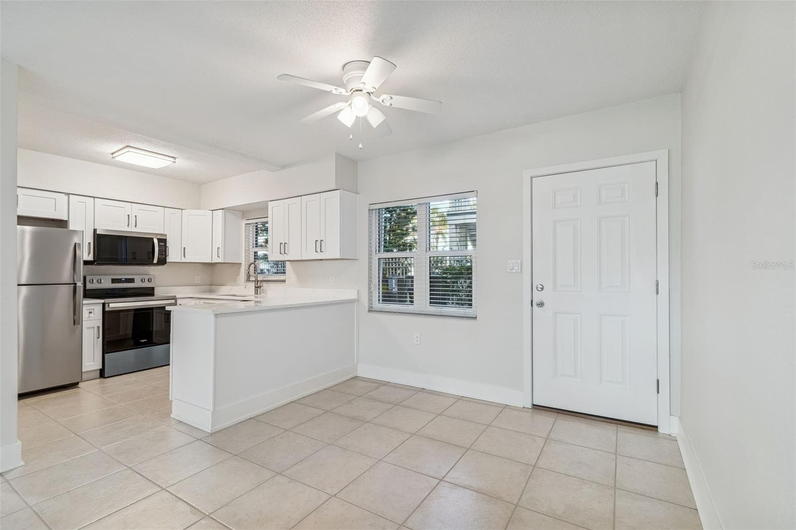 300 Venetian Dr #3 photo 5