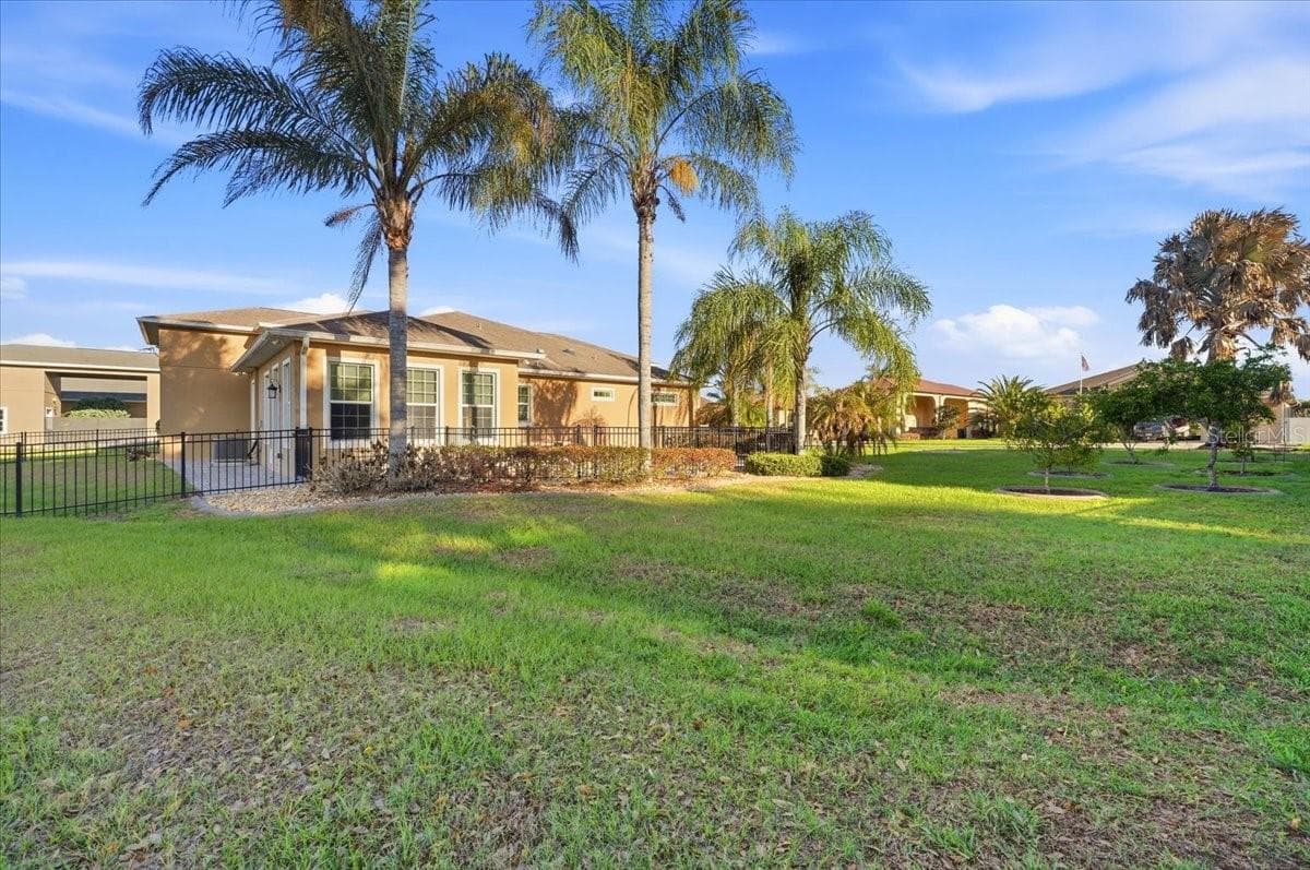 576 Meandering Way photo 4