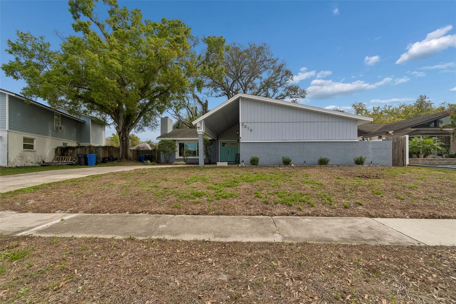 6815 Mitchell Cir