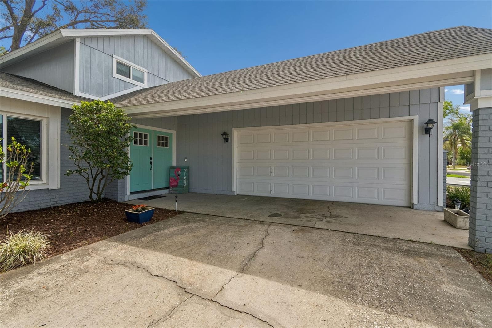 6815 Mitchell Cir photo 3