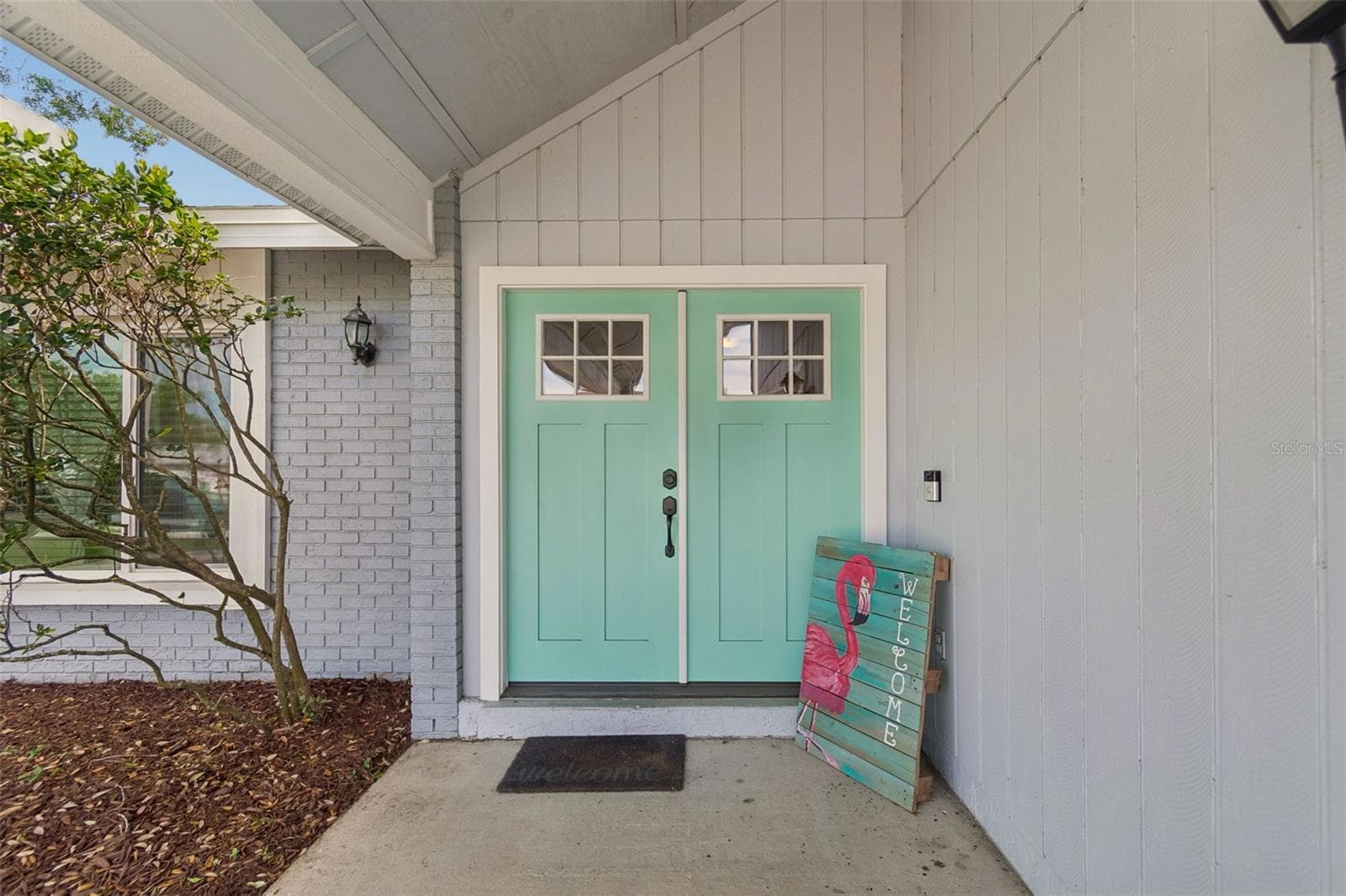 6815 Mitchell Cir photo 4
