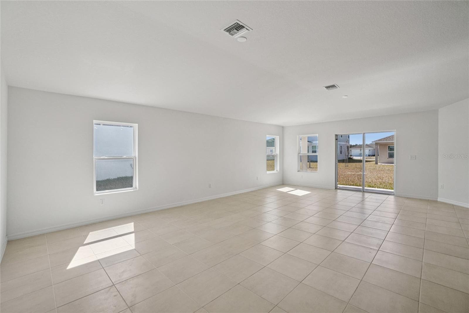 3323 Canberra Pl photo 4