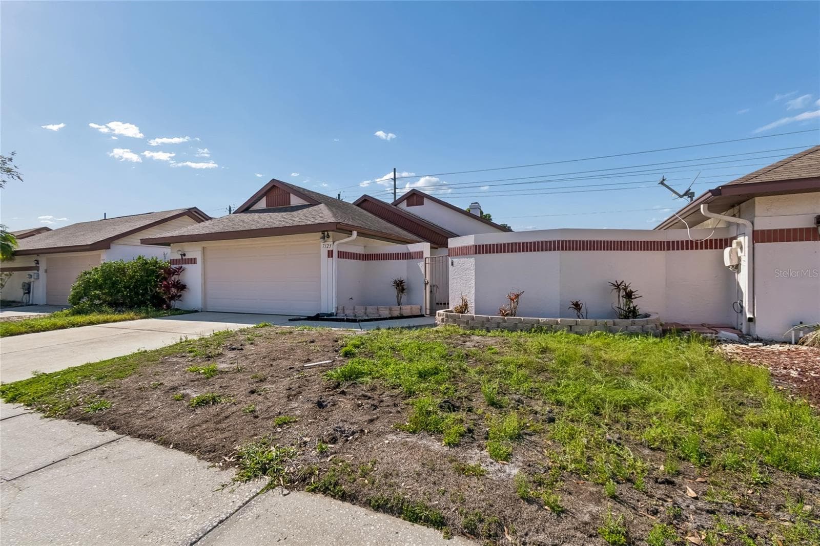 7123 Silvermill Dr photo 3