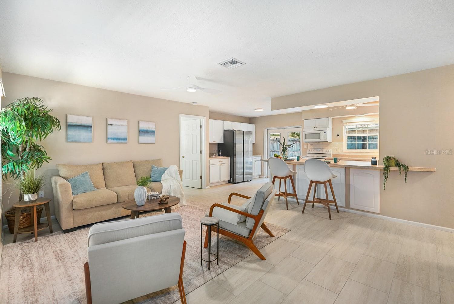 635 Melody Cir photo 3