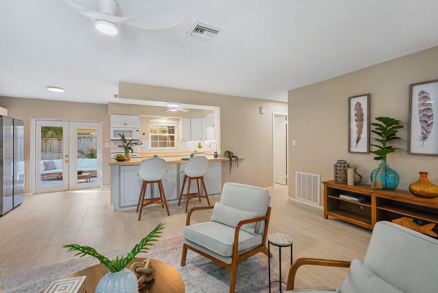 635 Melody Cir photo 4