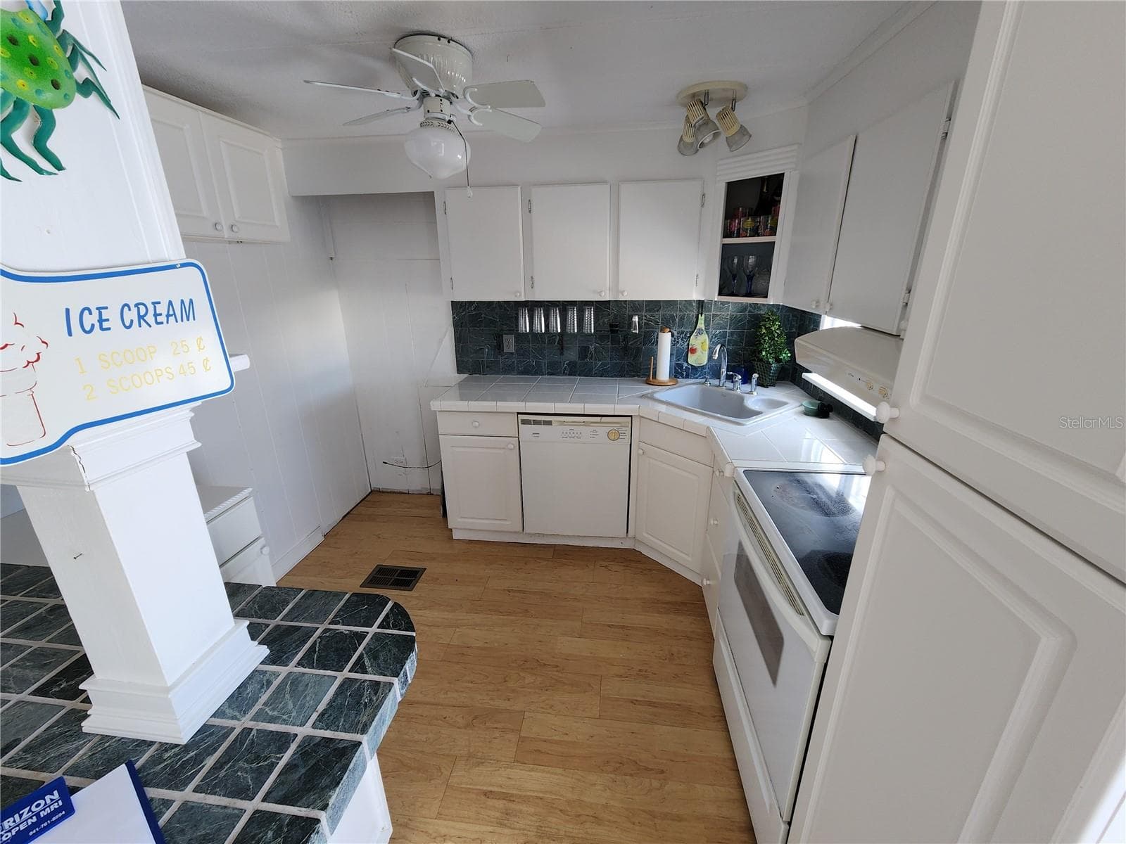 305 Batan CT