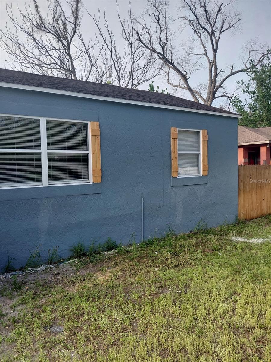 2615 E 28th Ave photo 3