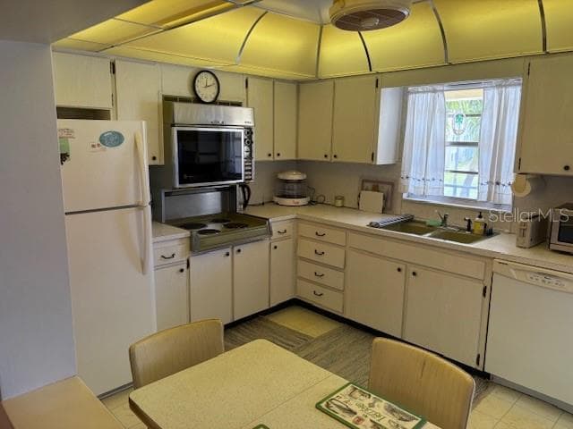 4700 Cove Cir #203