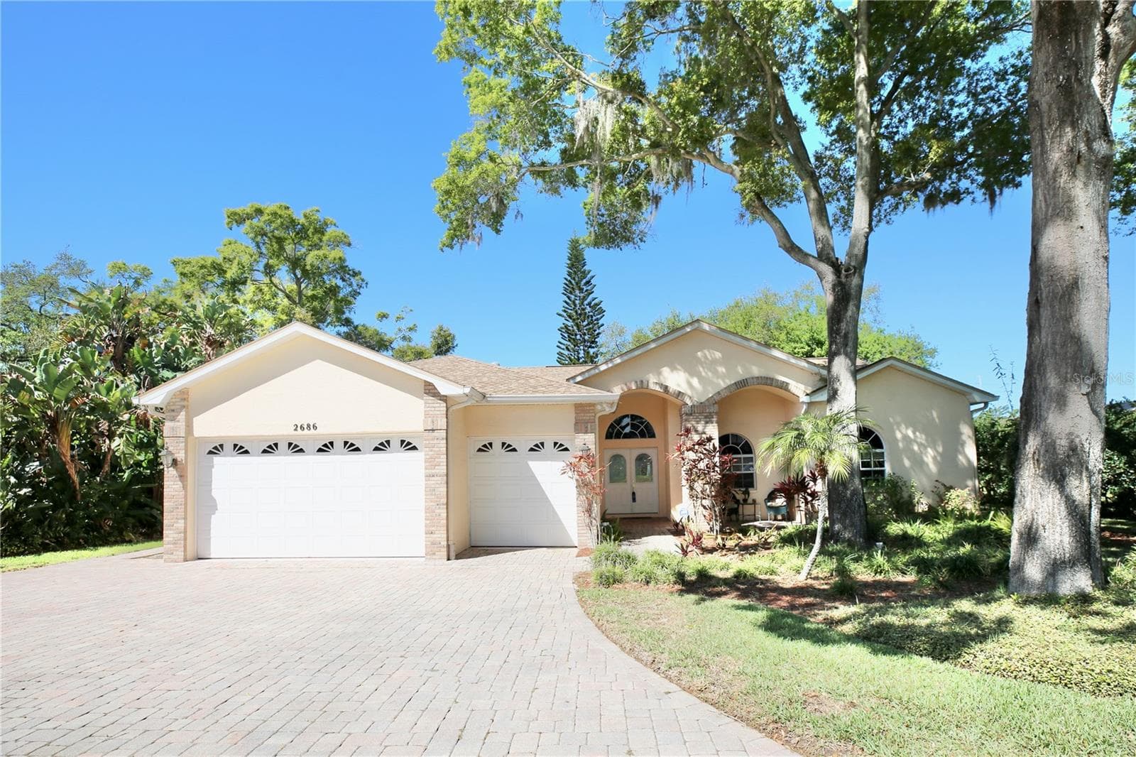 2686 Crystal Cir