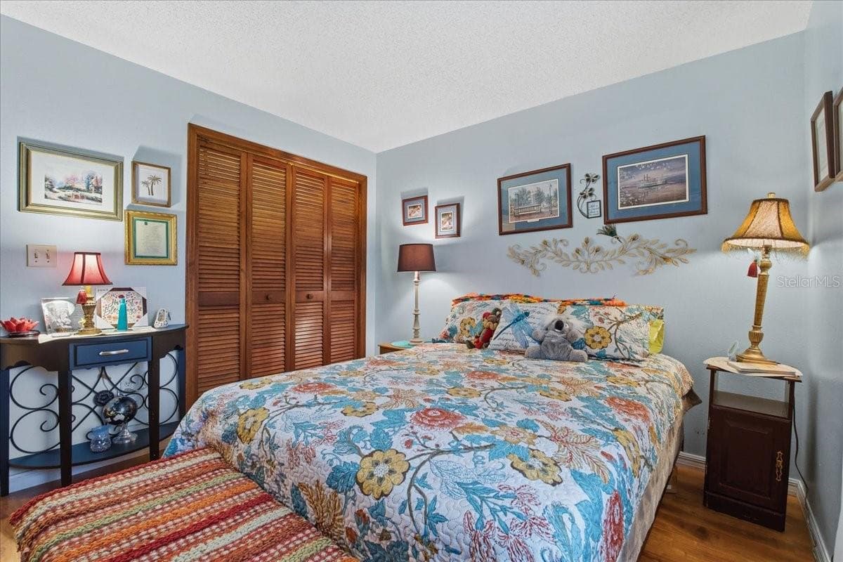 7804 Eureka Dr photo 4