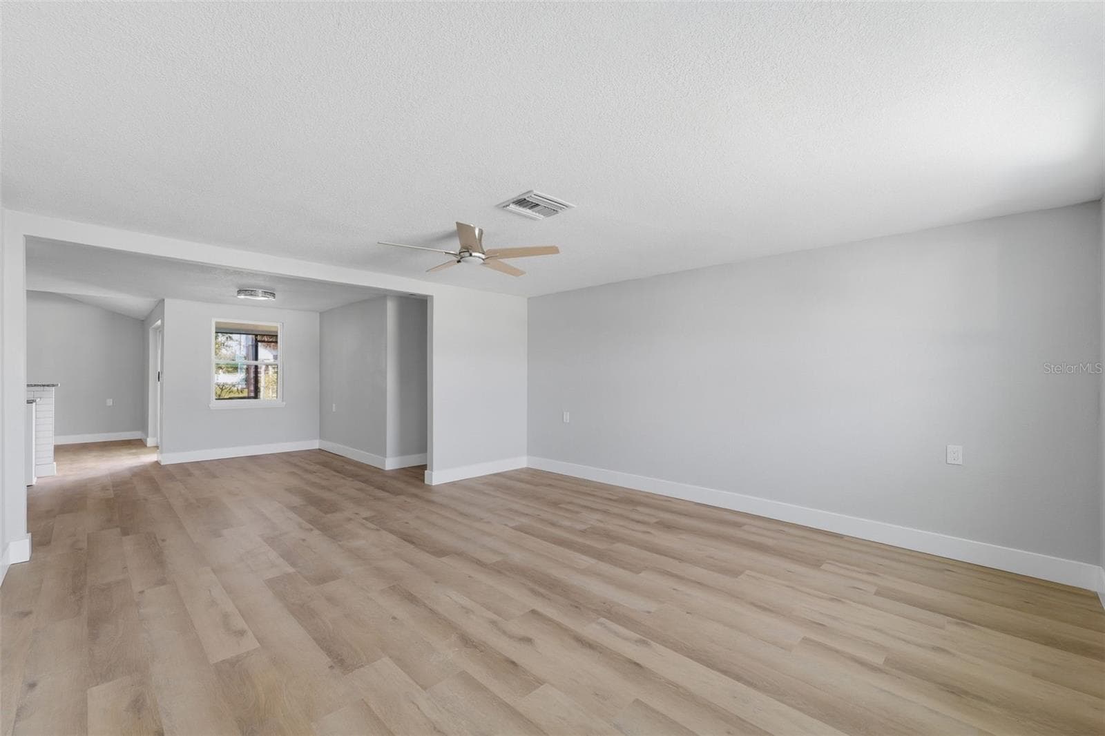 7608 Yachtsman Dr photo 4