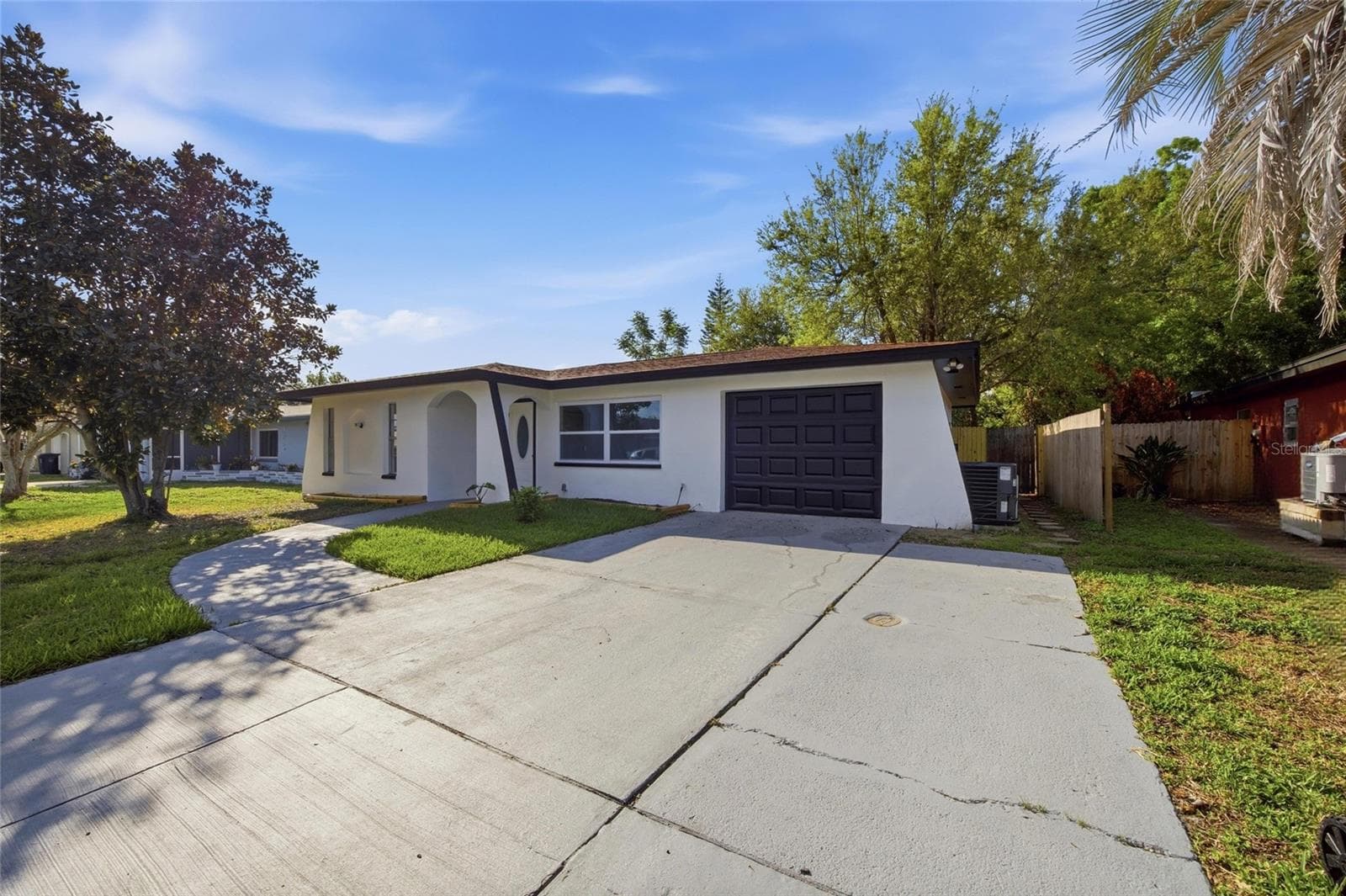 1811 Driftwood Cir S