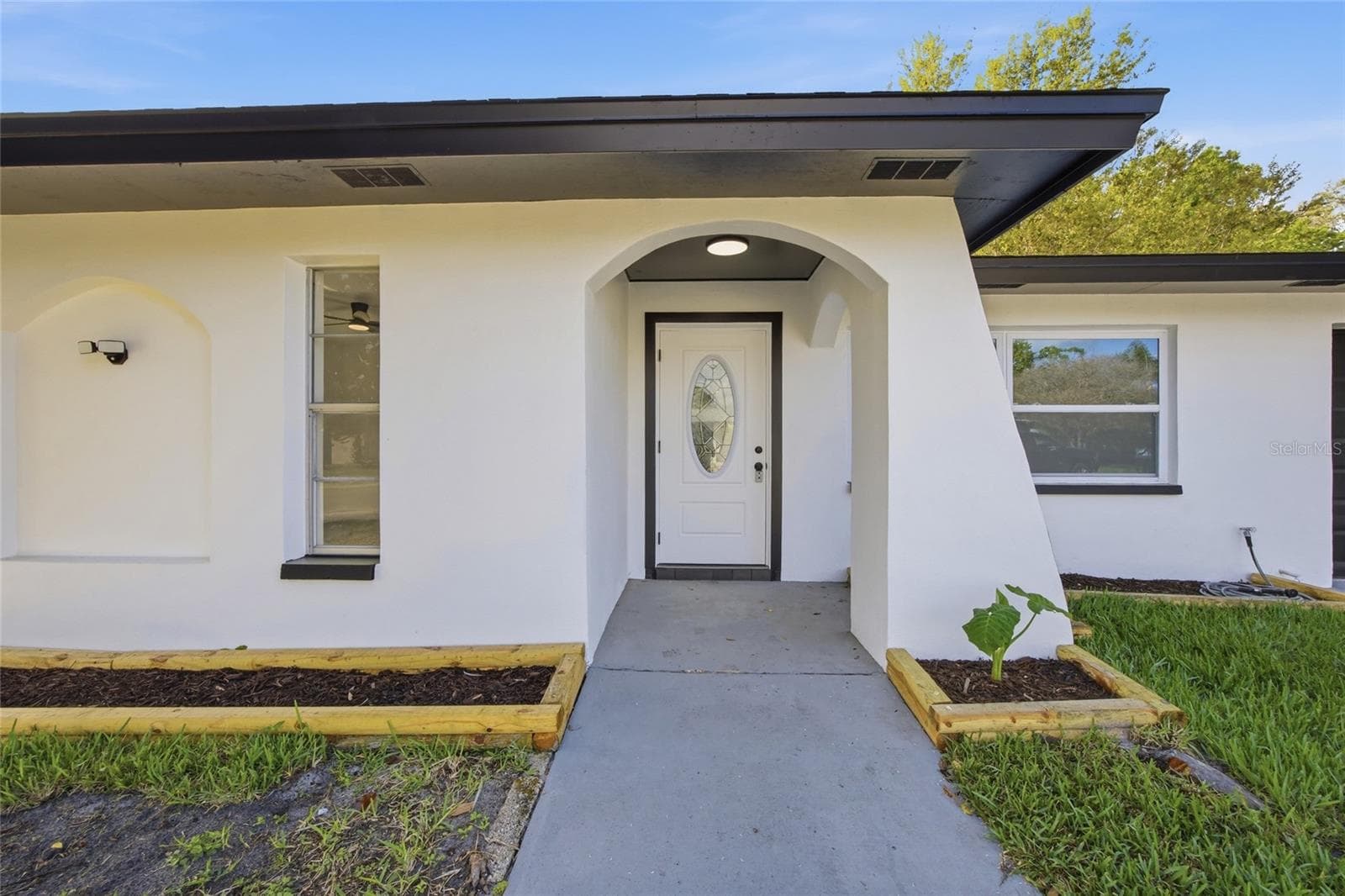 1811 Driftwood Cir S photo 4