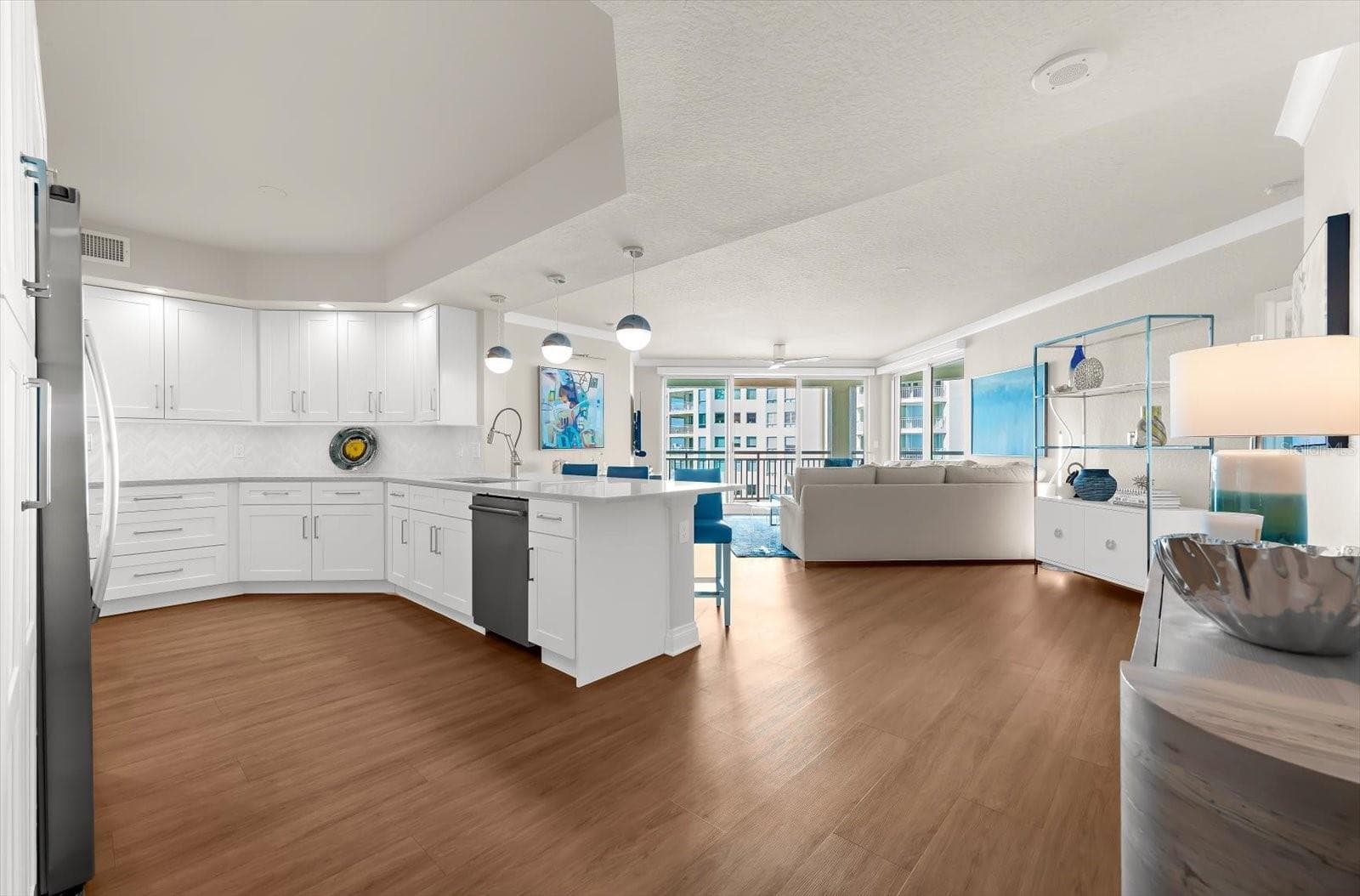 1180 Gulf Blvd #1504 photo 3