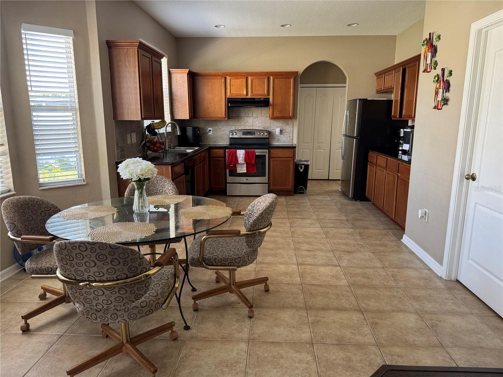 435 Stone Briar Dr photo 5