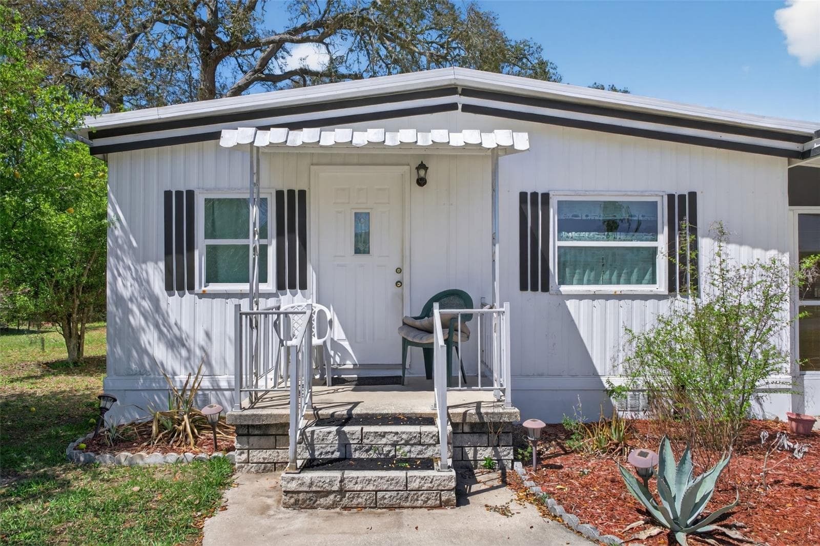 7489 Western Circle Dr photo 3