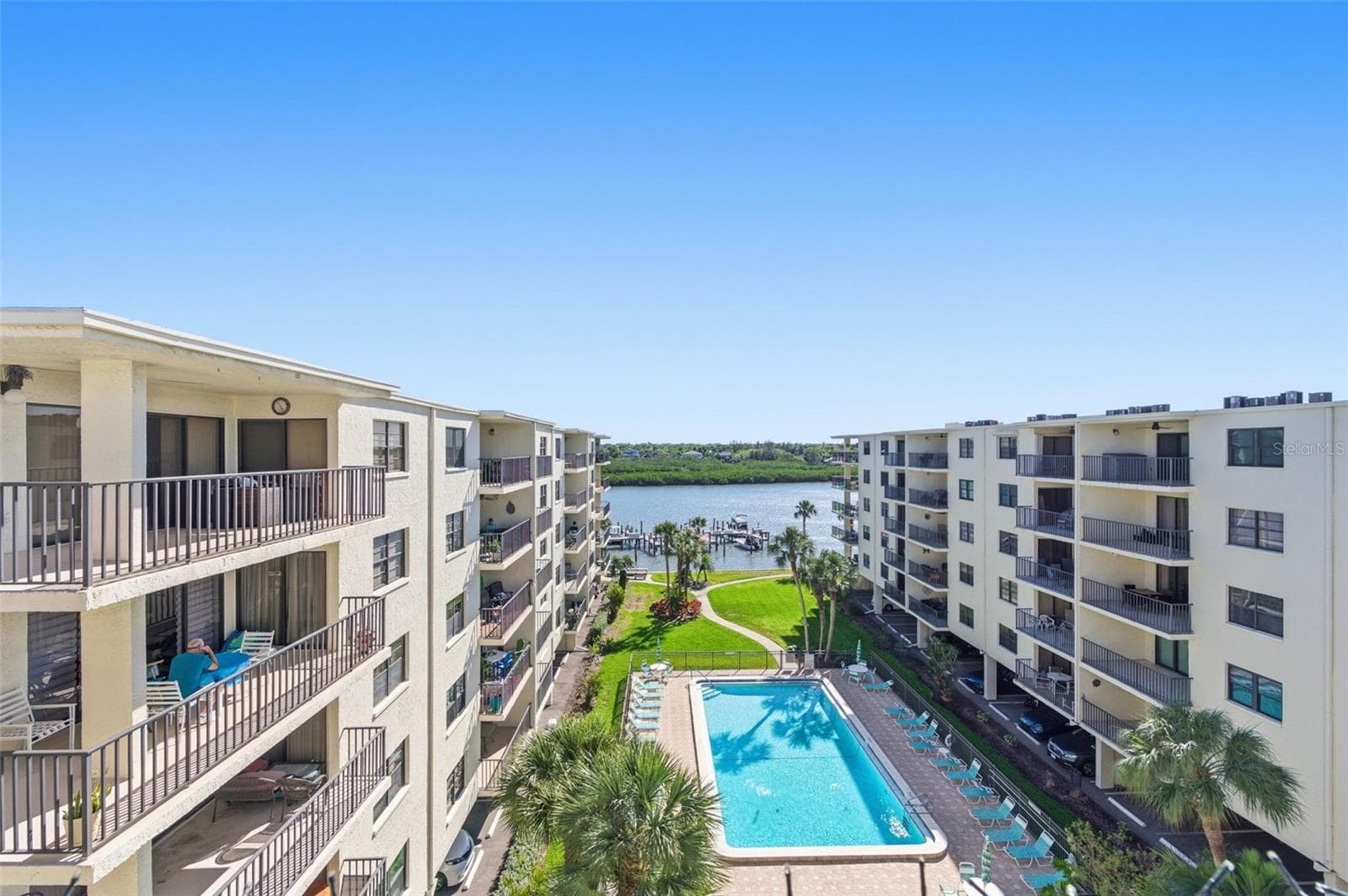 19531 Gulf Blvd #609 photo 5