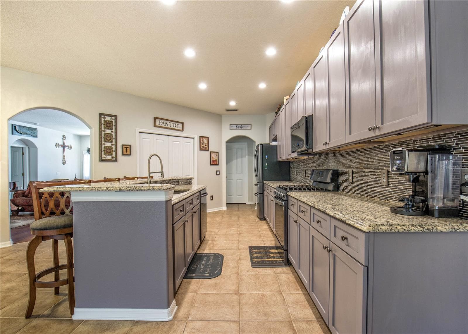 1422 Tawnyberry CT photo 3