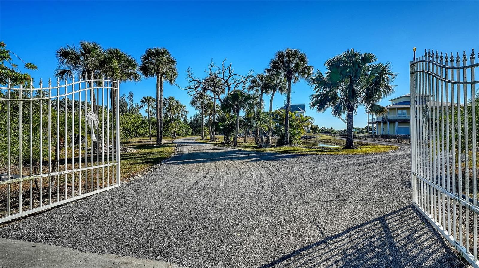 925 Bayshore Dr