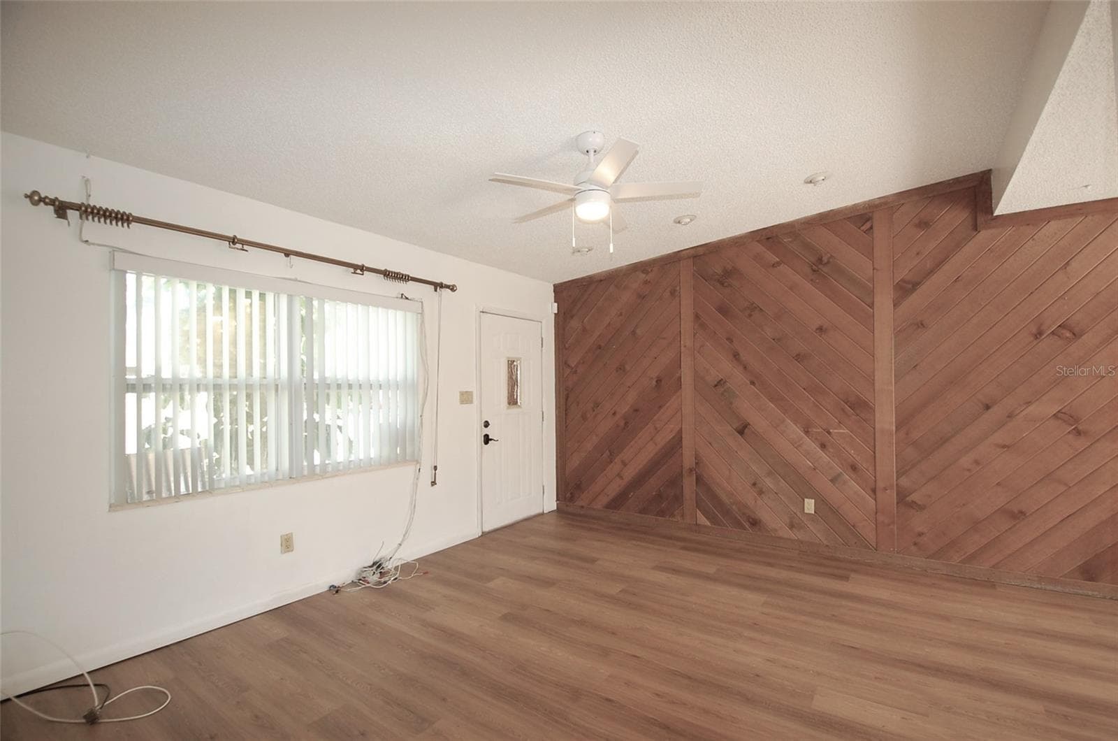 1201 S Betty Ln photo 5