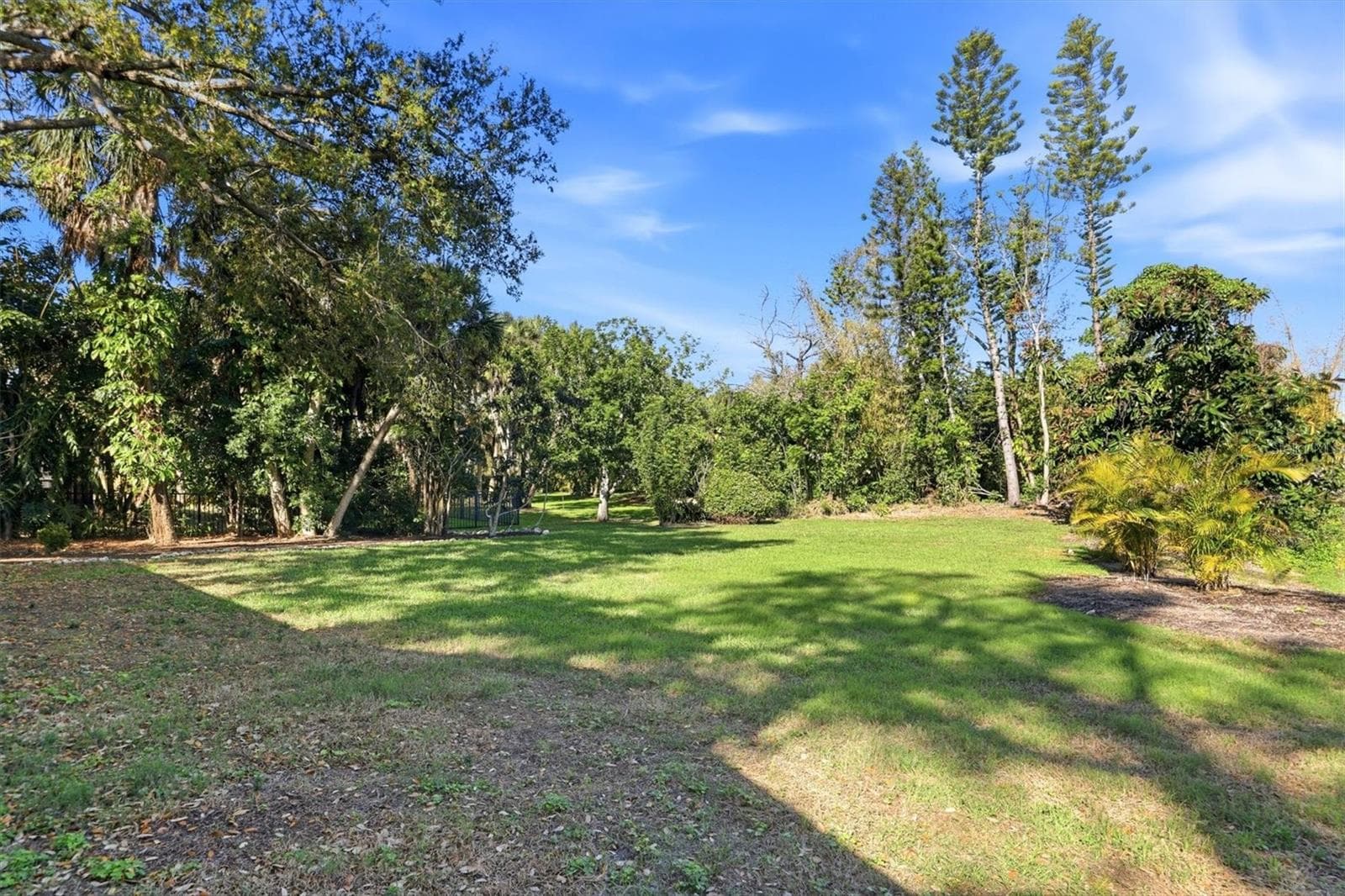 6519 Waterford Cir photo 3