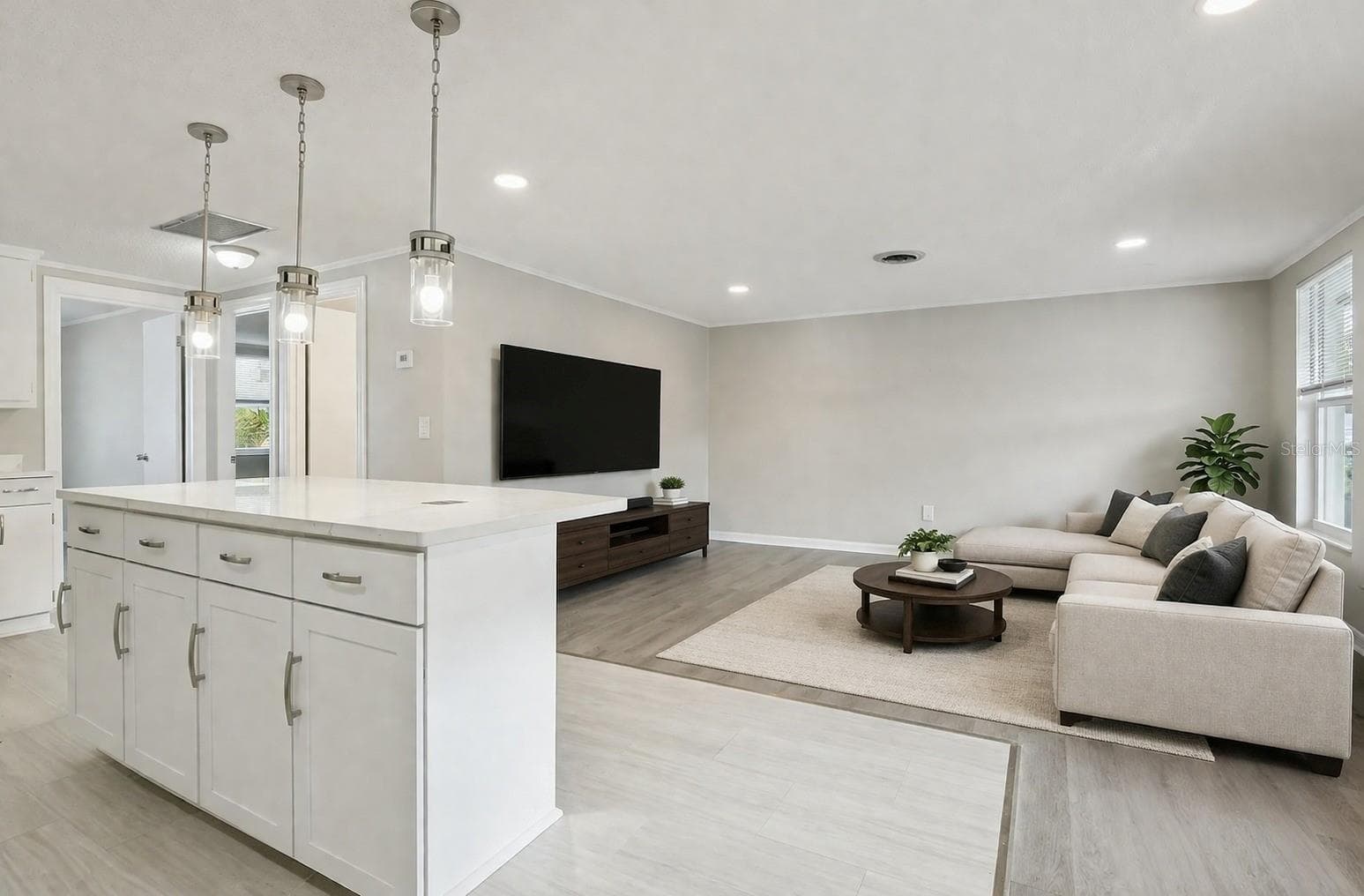 1018 Osprey CT
