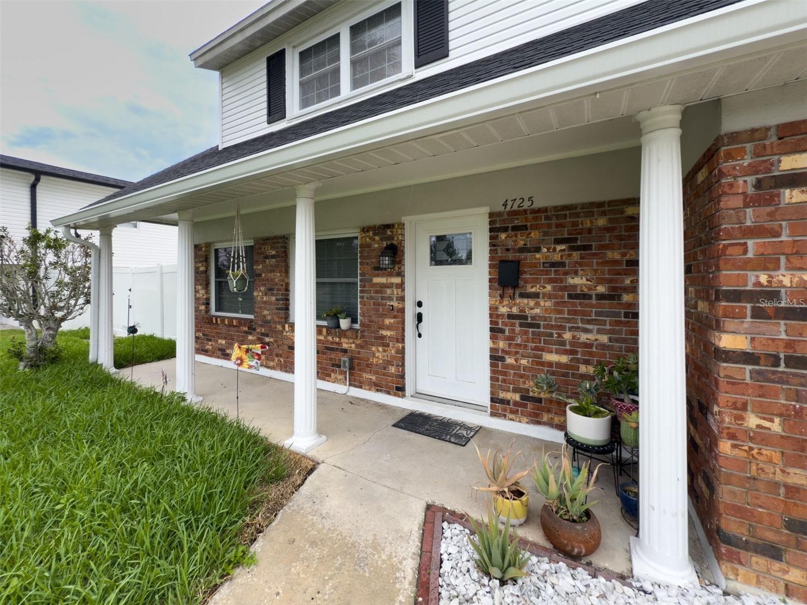 4725 Soapstone Dr photo 3