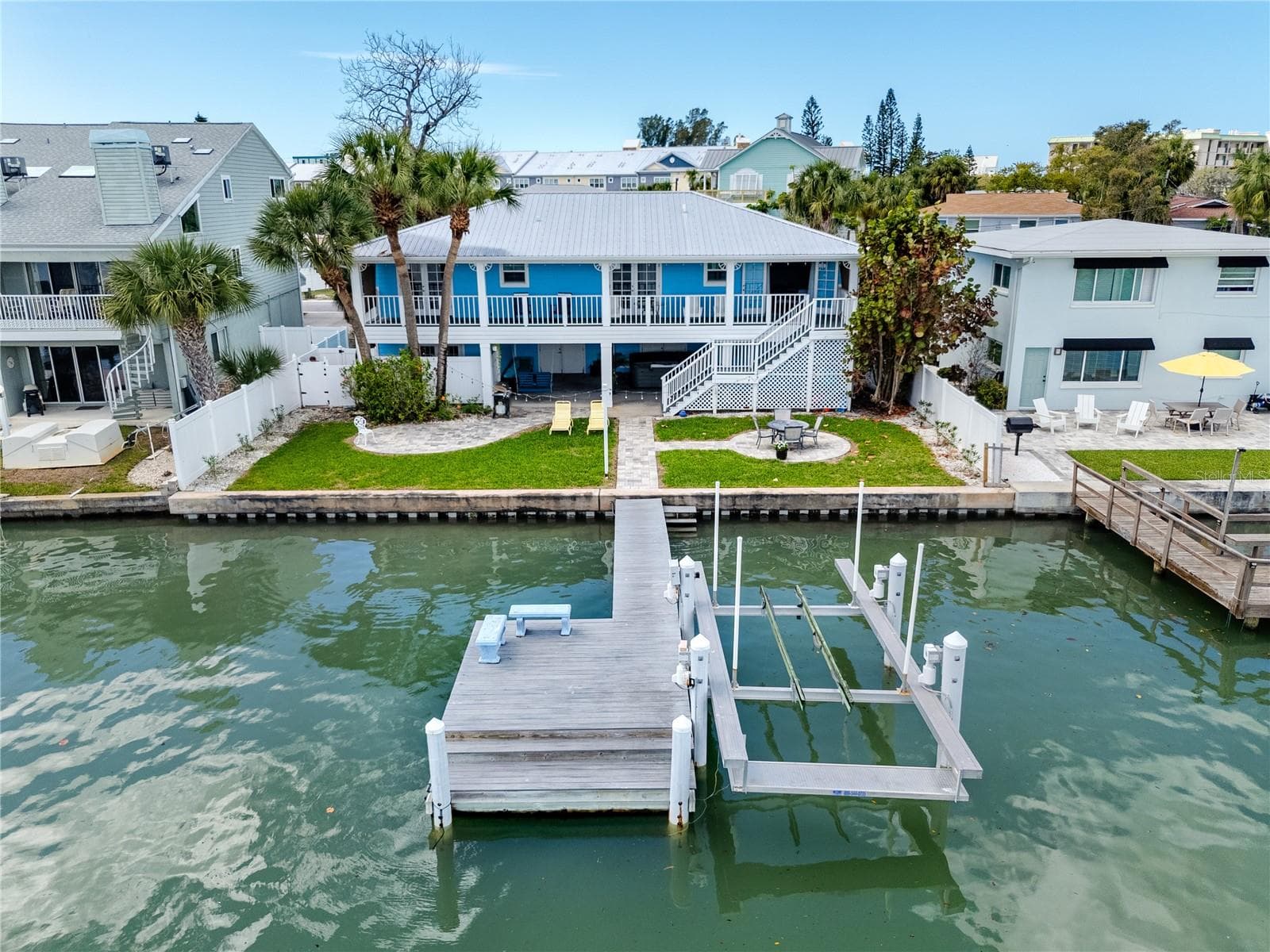 2601 Bay Blvd