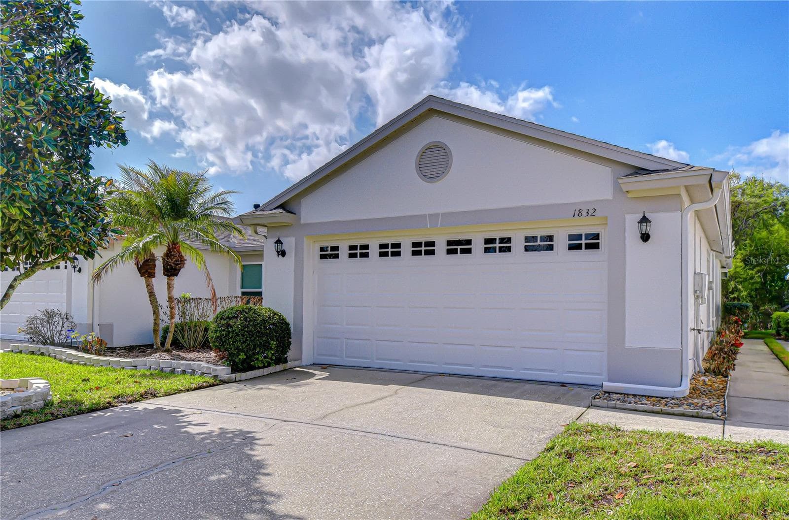 1832 Sassafras Dr photo 3