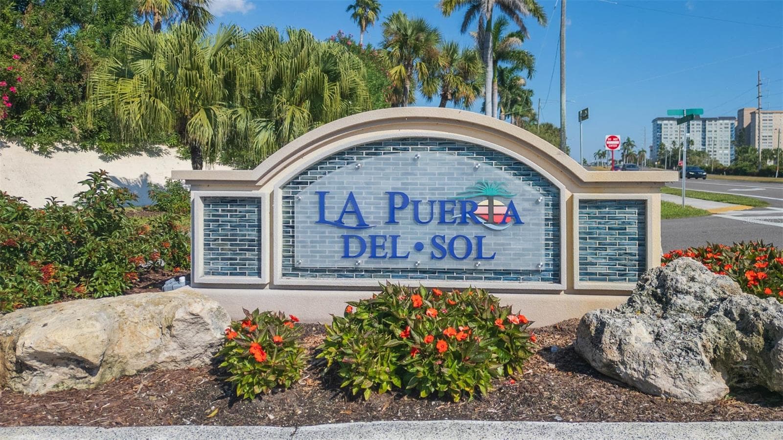 5633 Puerta Del Sol Blvd S #204