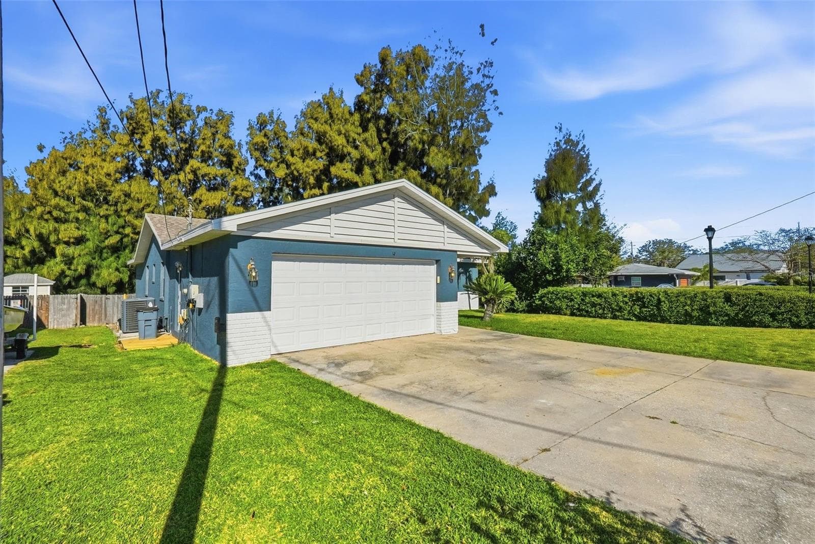11696 Currie Ln