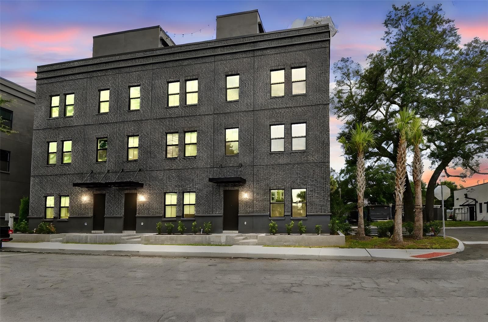 1218 E Kay St #16