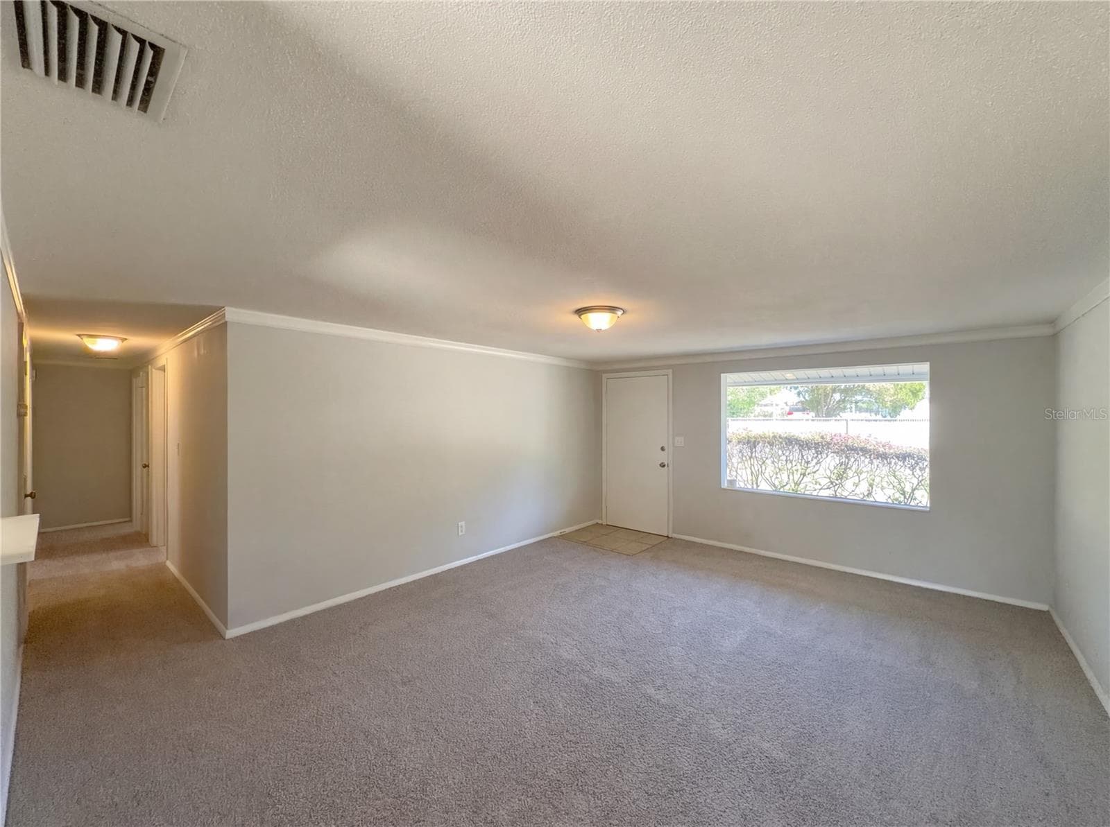 1830 Bellgrove St photo 3
