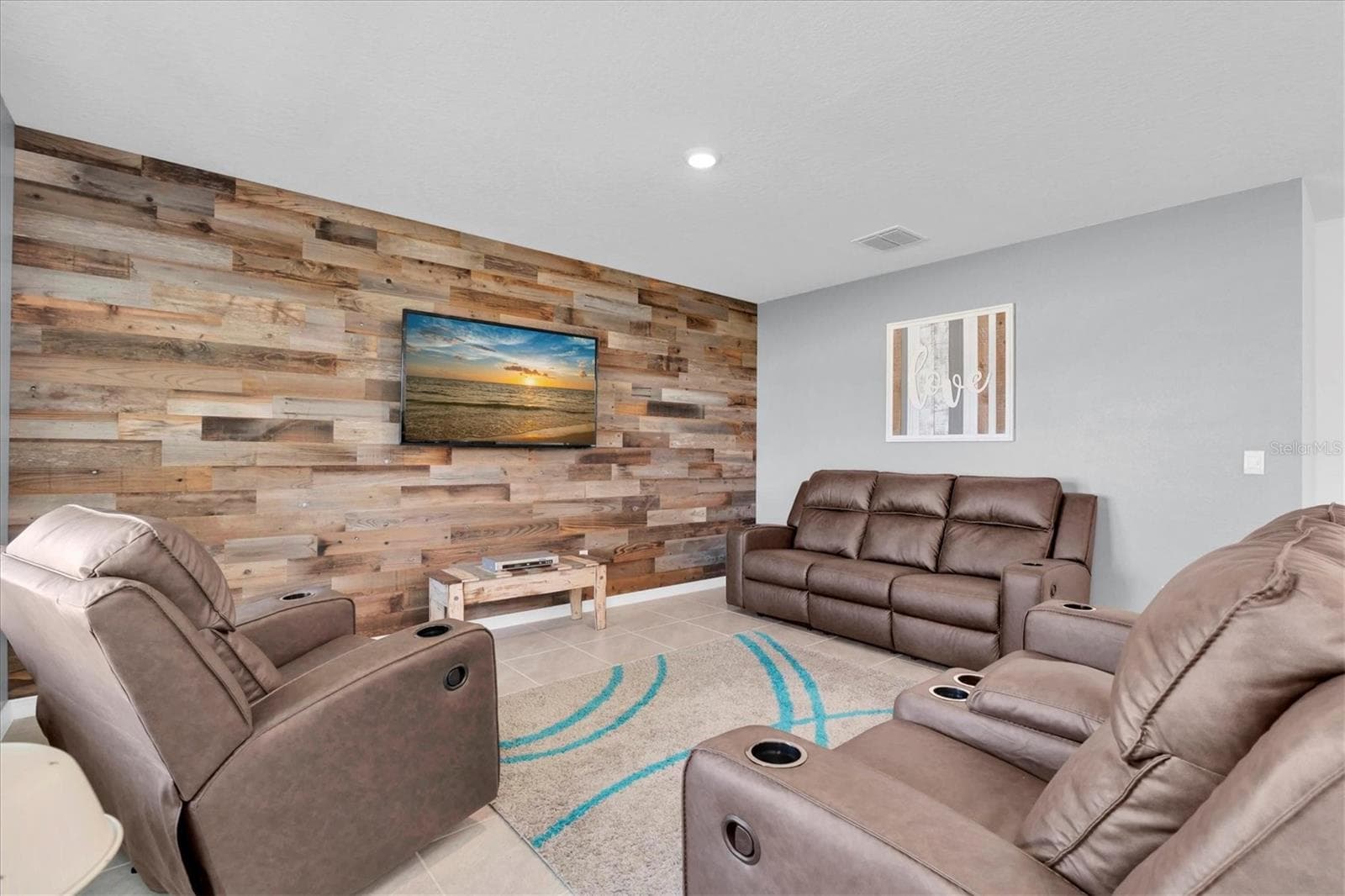 5943 Wandering Willow Dr photo 3