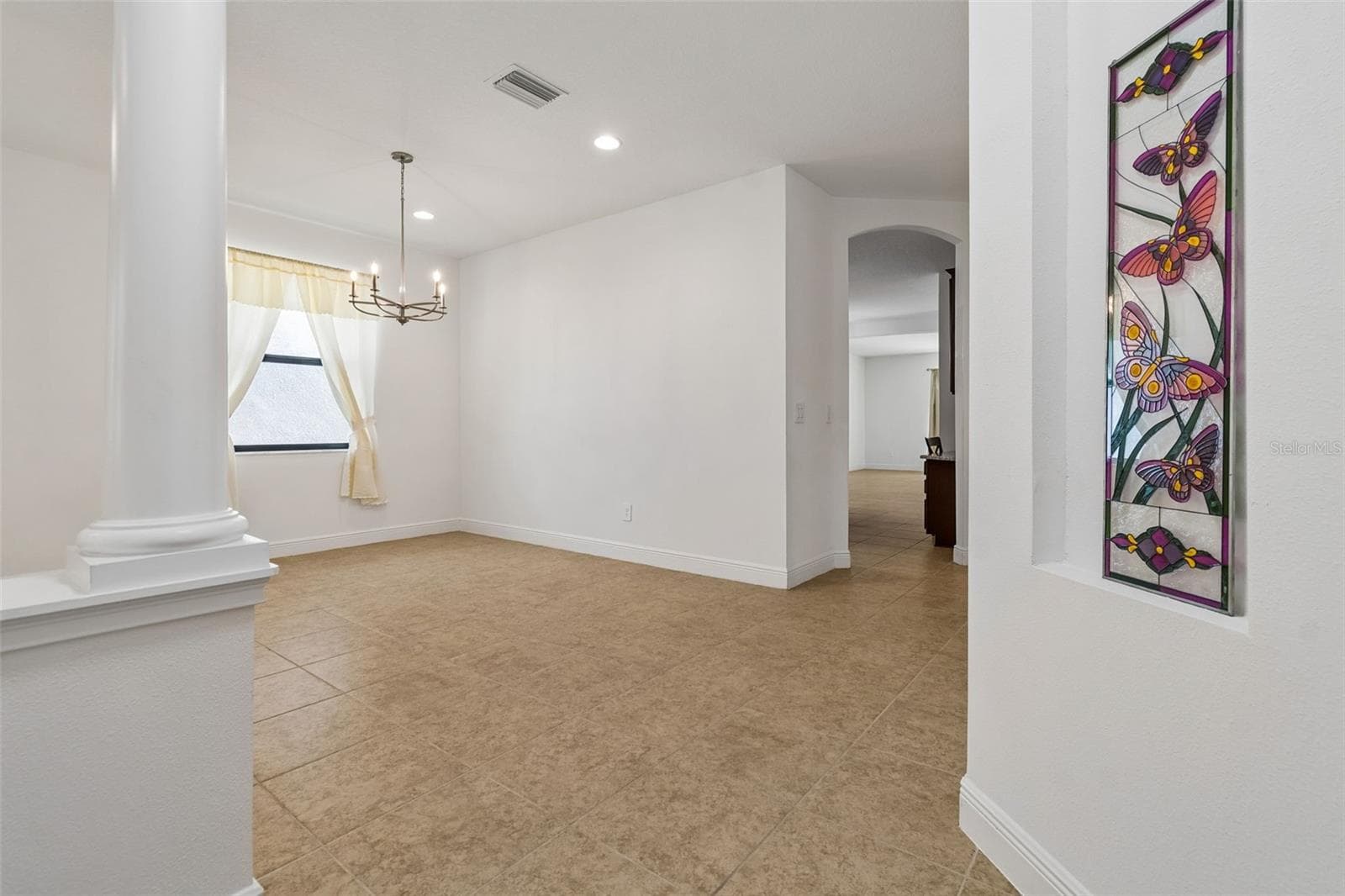 1214 Florablu Dr photo 4