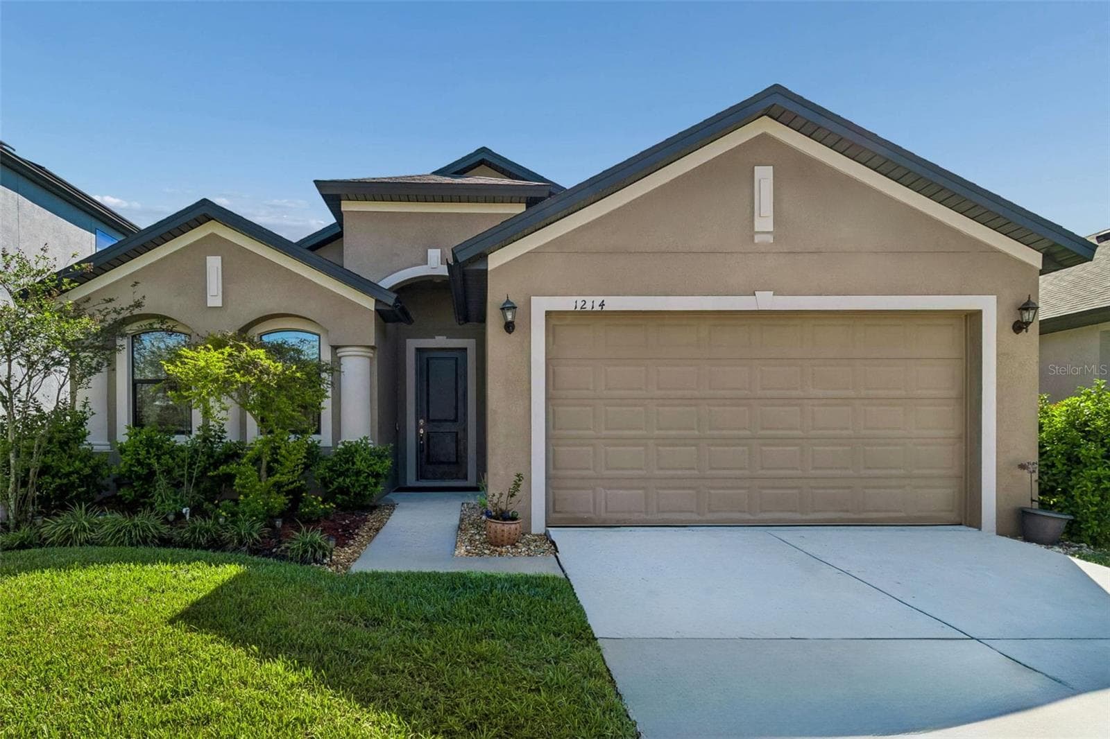1214 Florablu Dr