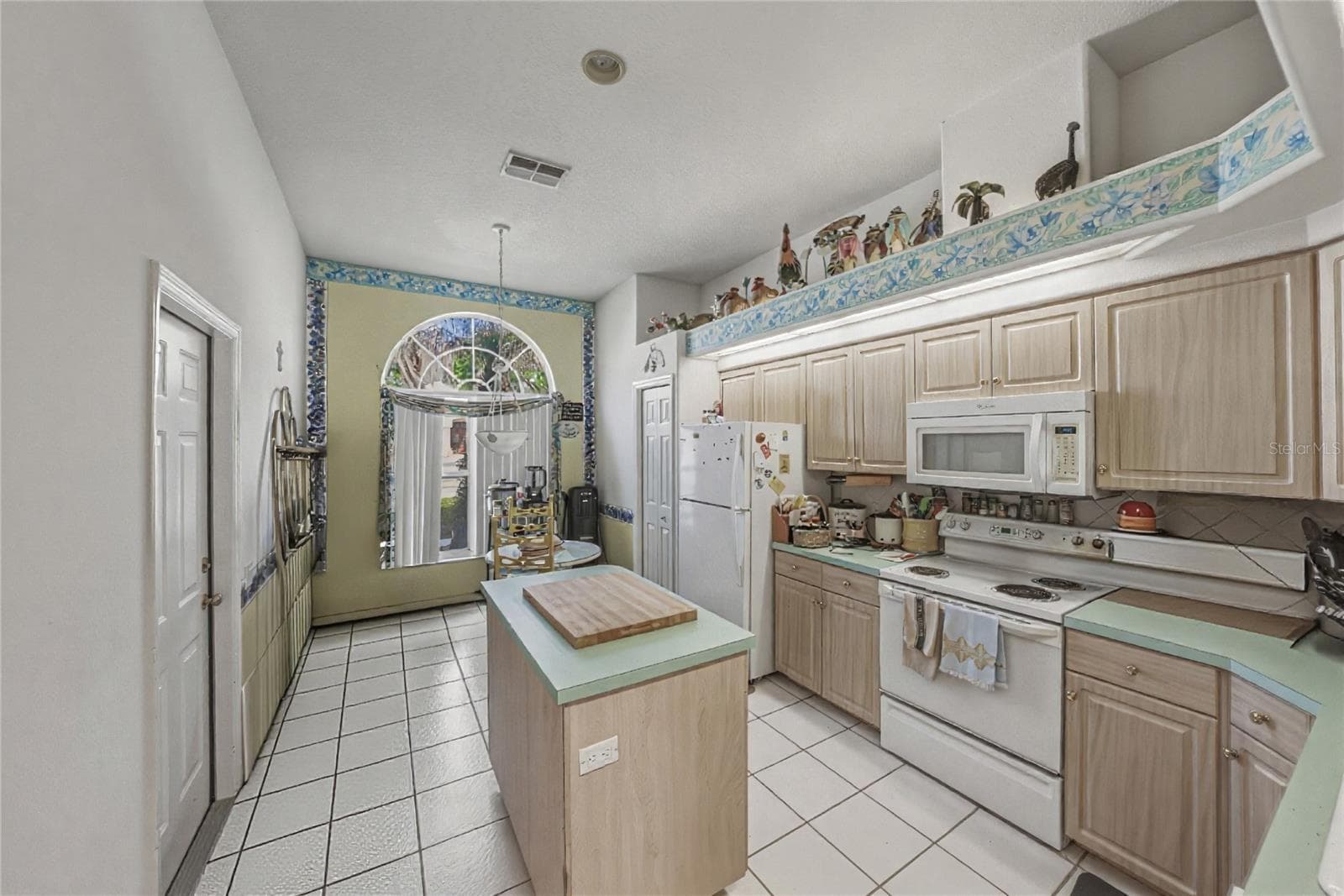 4336 Winding Oaks Cir photo 3