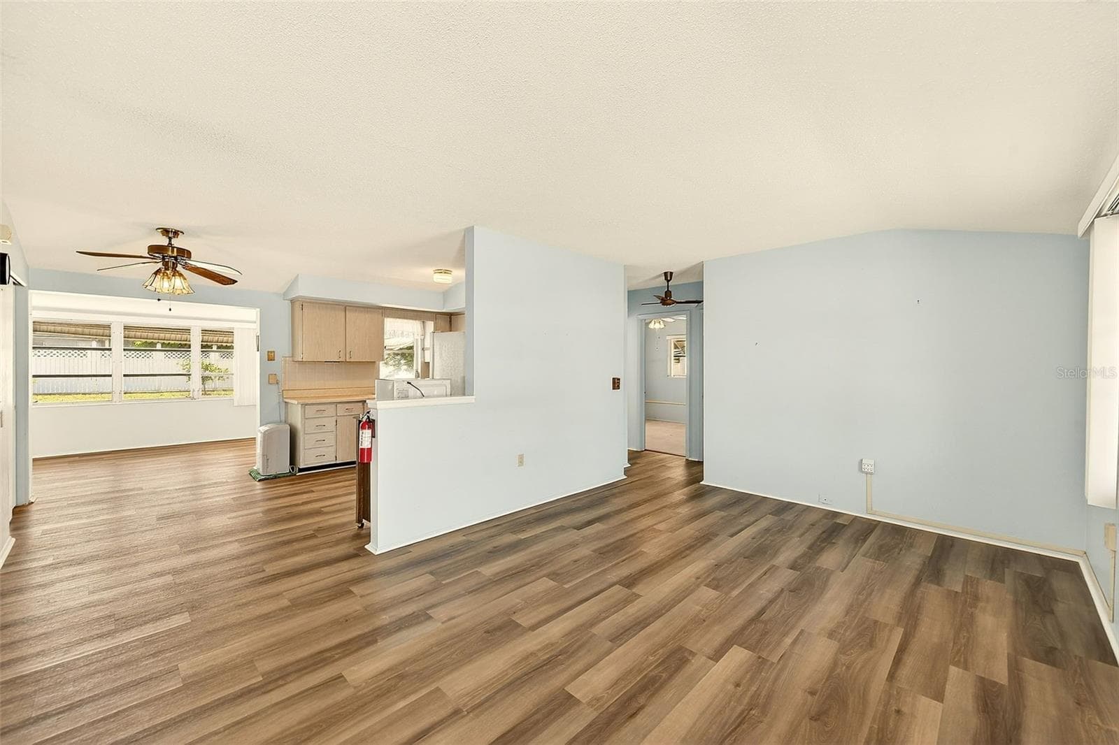 4936 Uranus Ave photo 5