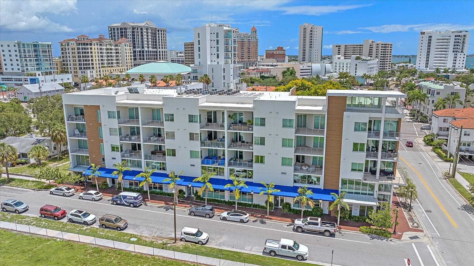 332 Cocoanut Ave #406
