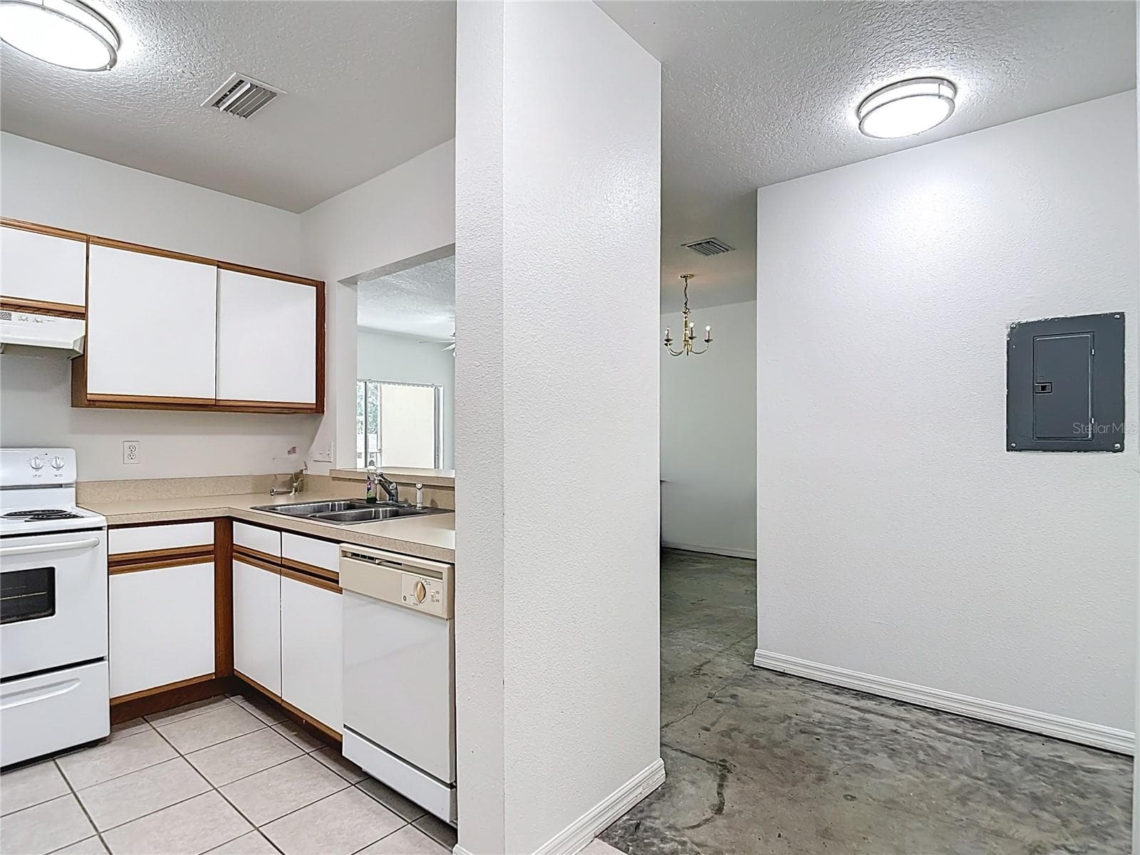 6446 Cypressdale Dr #202 photo 5