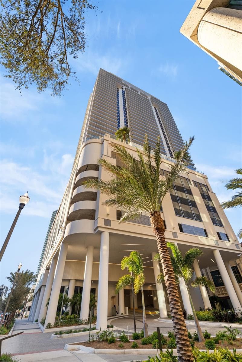 275 1st Ave #3807