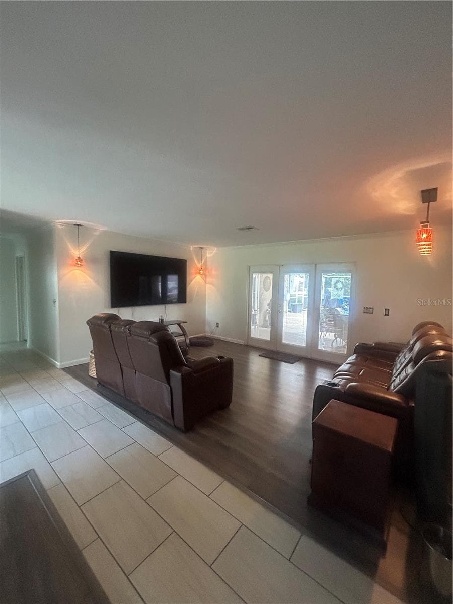 2935 Plantation Rd photo 3