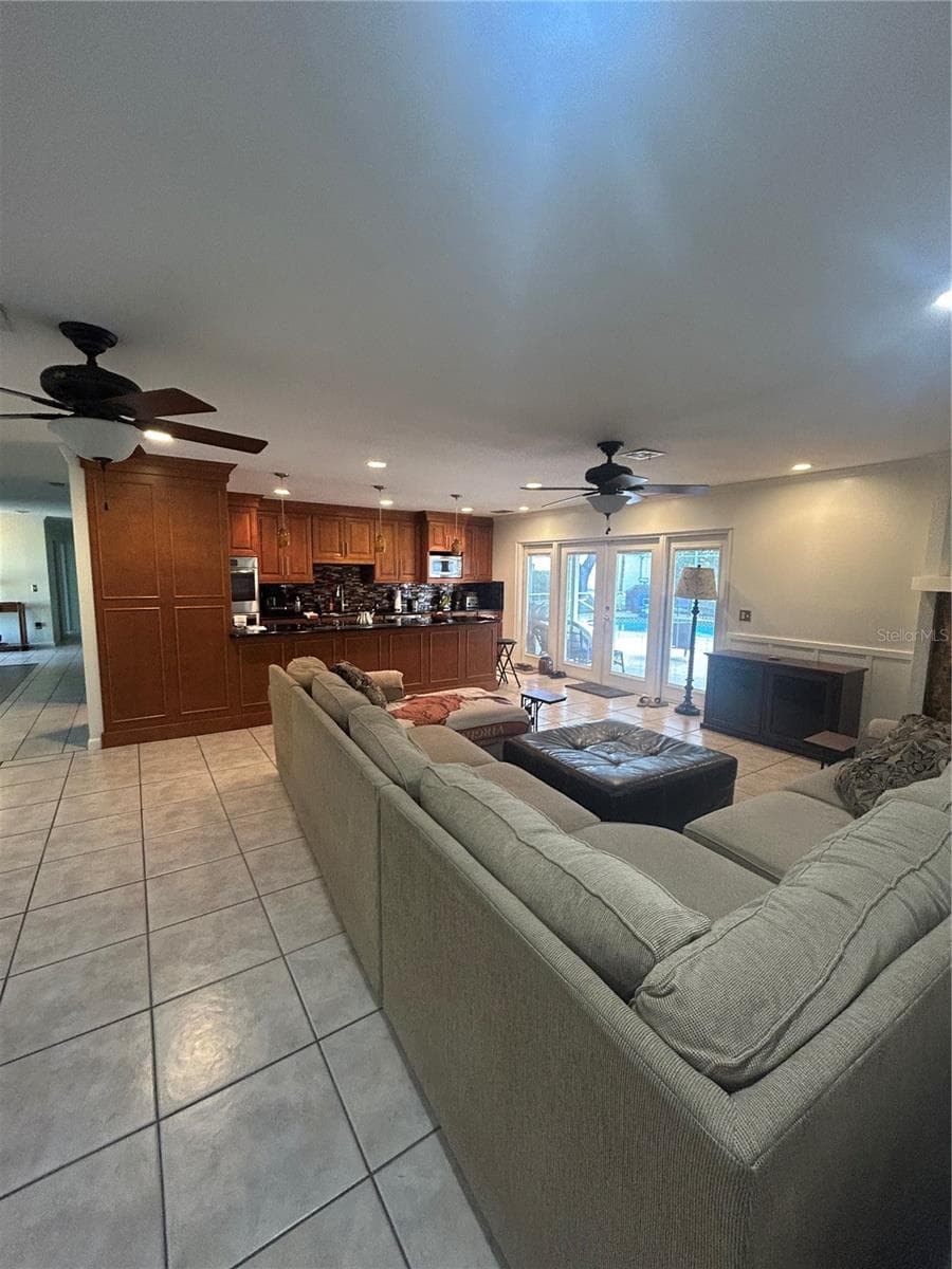 2935 Plantation Rd photo 4