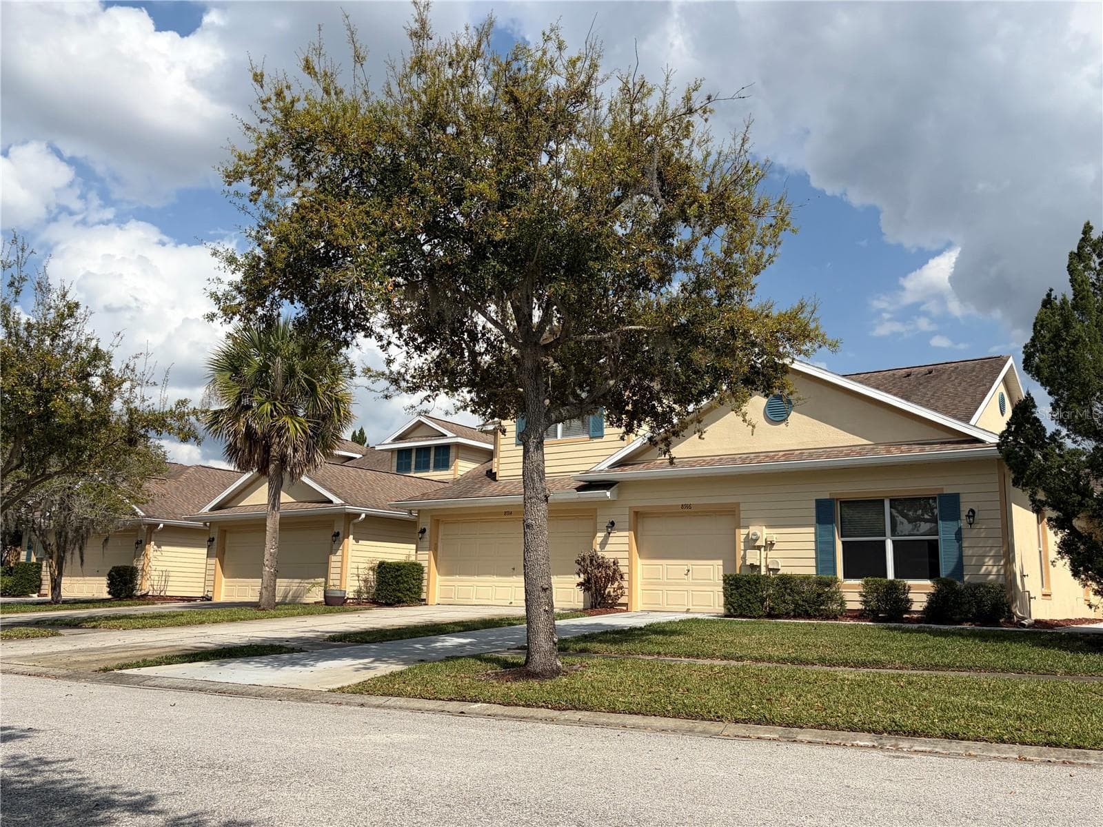 8914 Iron Oak photo 4