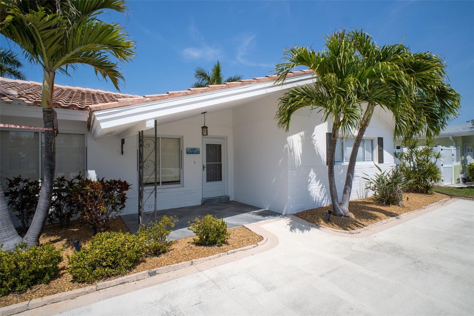 2220 E Vina Del Mar Blvd photo 3