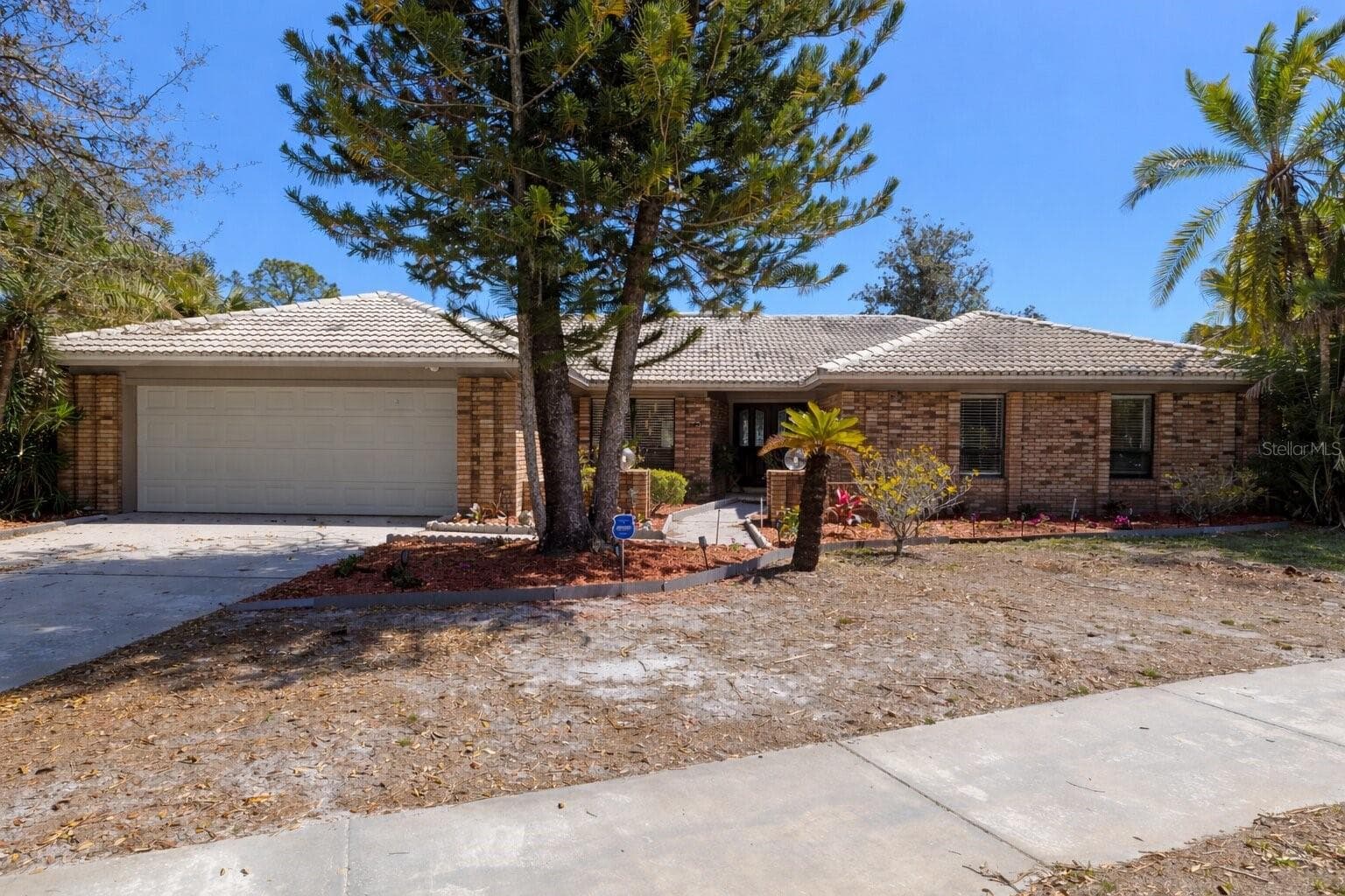14947 Lake Forest Dr