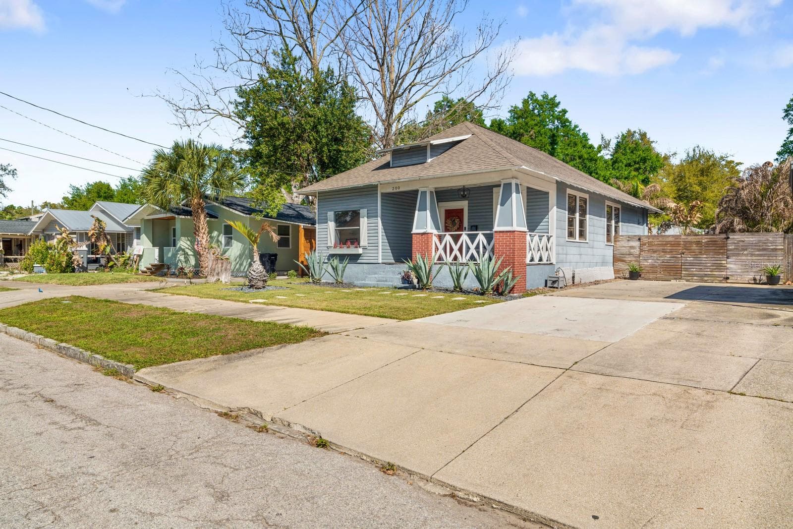 200 E Fern St photo 4
