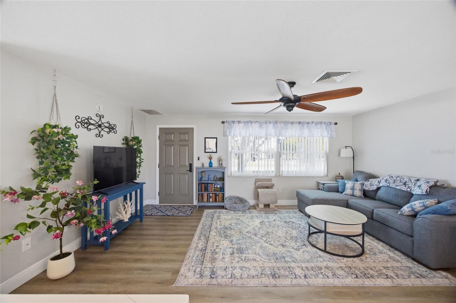 2190 Scotland Dr photo 5