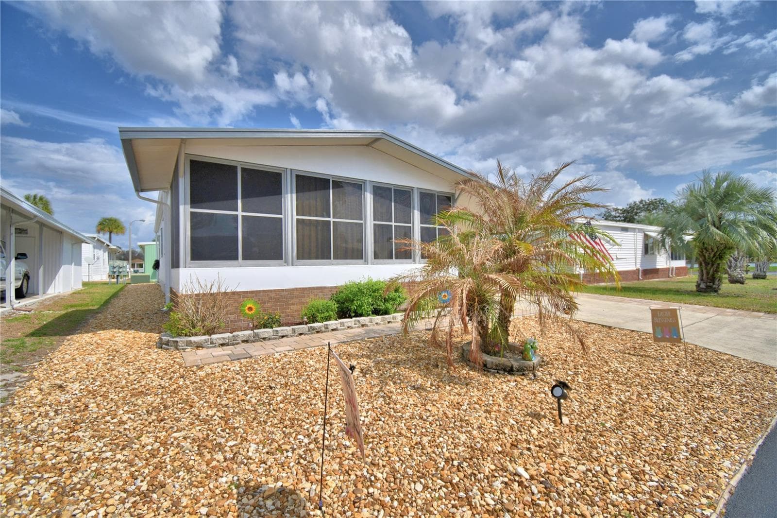 4918 Rosewood St photo 3