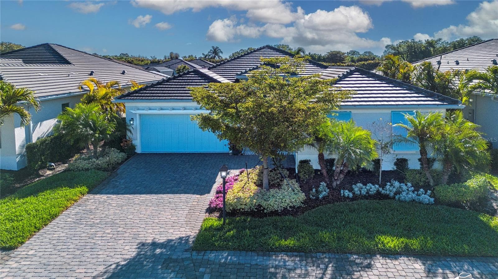 7732 Sandhill Lake Dr photo 3